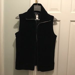 Jones New York Signature woman’s black vest.  Size medium.